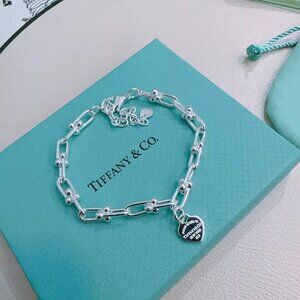 Tiffany & Co. Unisex Silver Heart Handwear Bracelet